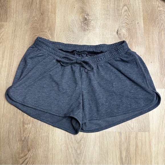 a:glow Grey Maternity Shorts size M - Picture 1 of 5